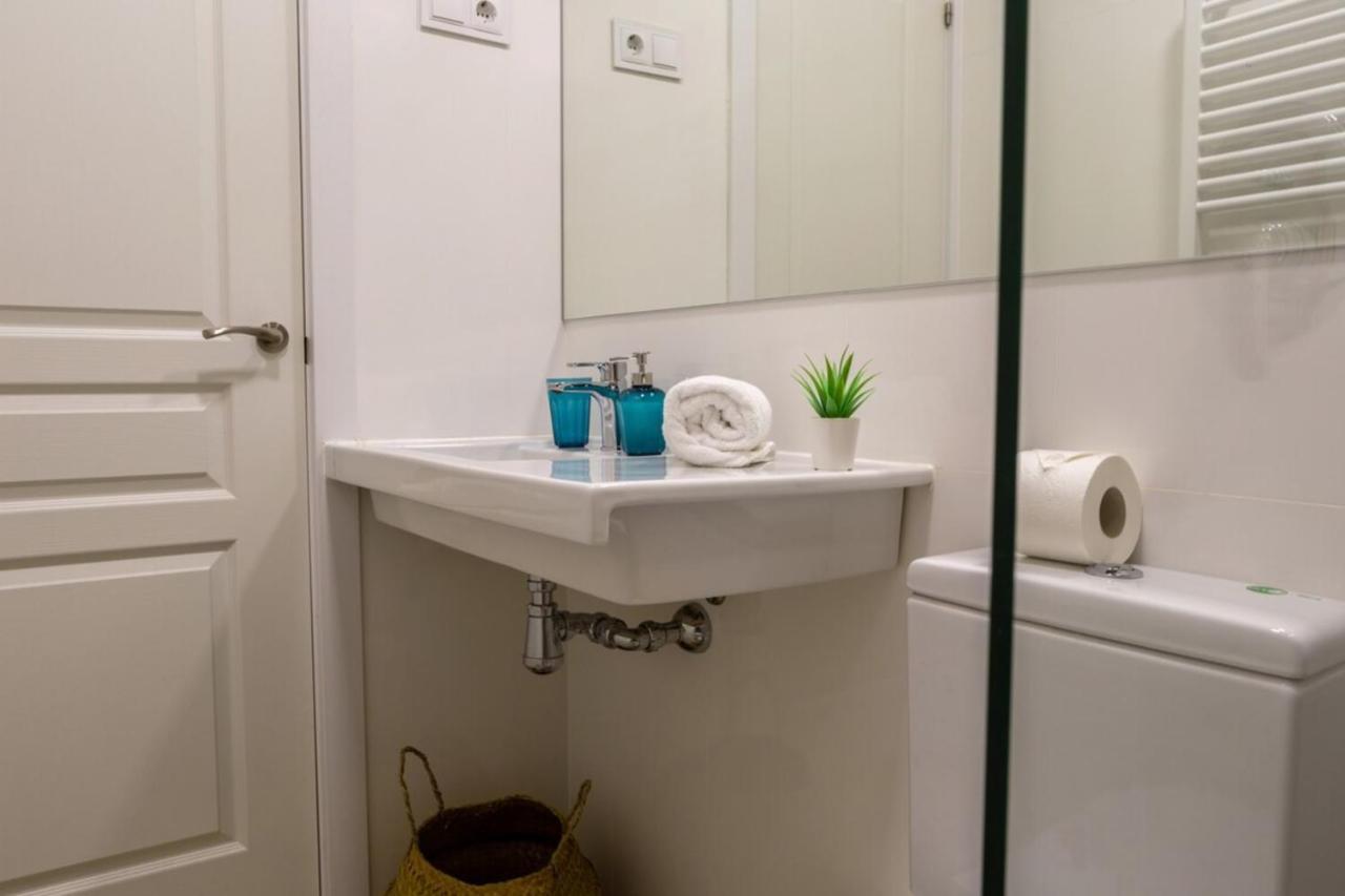 Cosy 2 Bedroom Apartment In Chamberi Мадрид Екстериор снимка